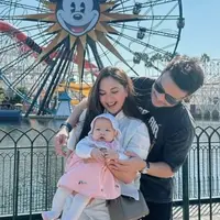 Potret Jessica Milla dan Yakub Hasibuan bersama putri mereka (instagram Jessica MIla).