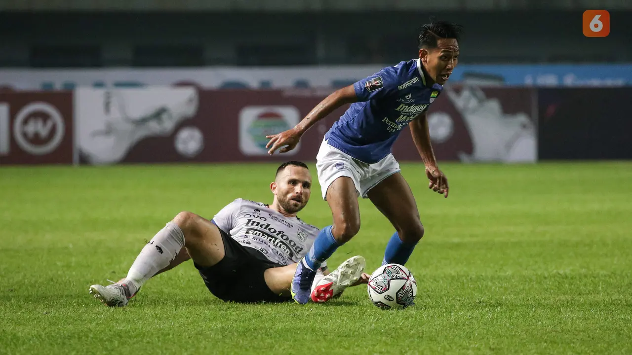 Foto: Tak Ada Pemenang di Laga Panas Persib Bandung Kontra Bali United di Grup C Piala Presiden 2022