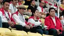 Menpora Imam Nahrawi, Menkumham Yasonna Laoly, Menko PMK Puan Maharani dan Ketua KOI, Erick Tohir menyaksikan pertandingan polo air putra Indonesia melawan Filipina di National Aquatic Centre, Kuala Lumpur, Minggu (20/8). (Liputan6.com/Faizal Fanani)