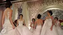 Model memperagakan busana Yohannes Bridal saat fashion show gaun pengantin bertema "Wedding Open House"  di Jakarta, (20/2).  Pameran Fashion Show Wedding Open House ini di gelar dari tanggal 20 - 21 Februari 2016.(Liputan6.com/JohanTallo)