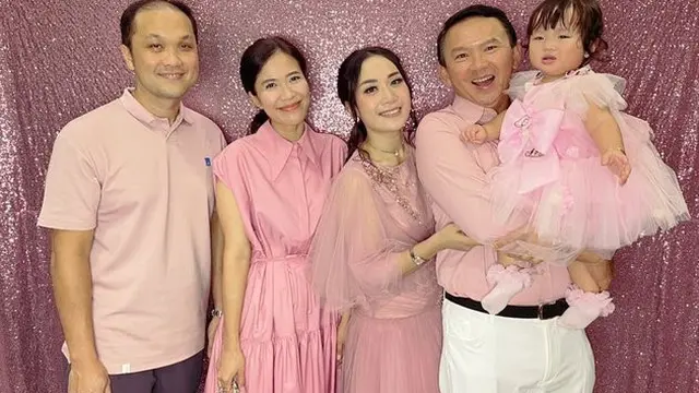 7 Potret Ulang Tahun Perdana Putrih Ahok, Rayakan dengan Tema Serba Pink