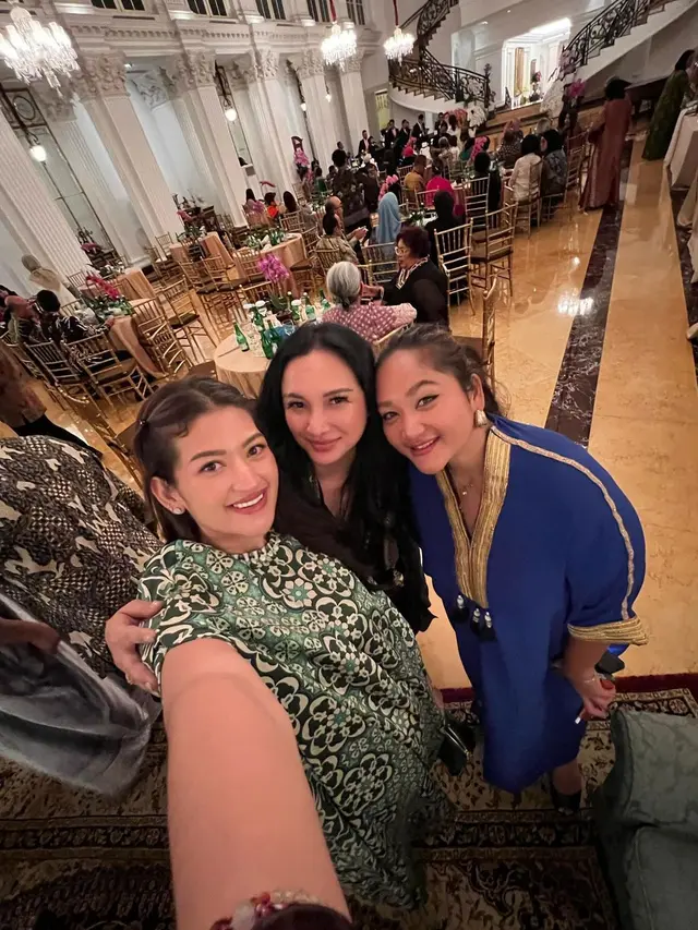 8 Momen Kumpul Lebaran Keluarga Cendana, Ada Tata Cahyani yang Jadi Sorotan