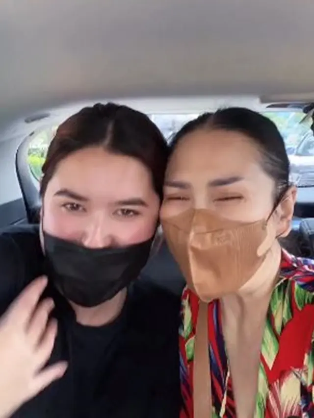 6 Momen Kebersamaan Stephanie Poetri dan Titi DJ, Lepas Rindu dan Manggung Bareng