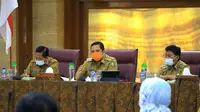Rapat evaluasi yang dipimpin oleh Wali Kota Tangerang Arief R Wismansyah. (Liputan6.com/Pramita Tristiawati)