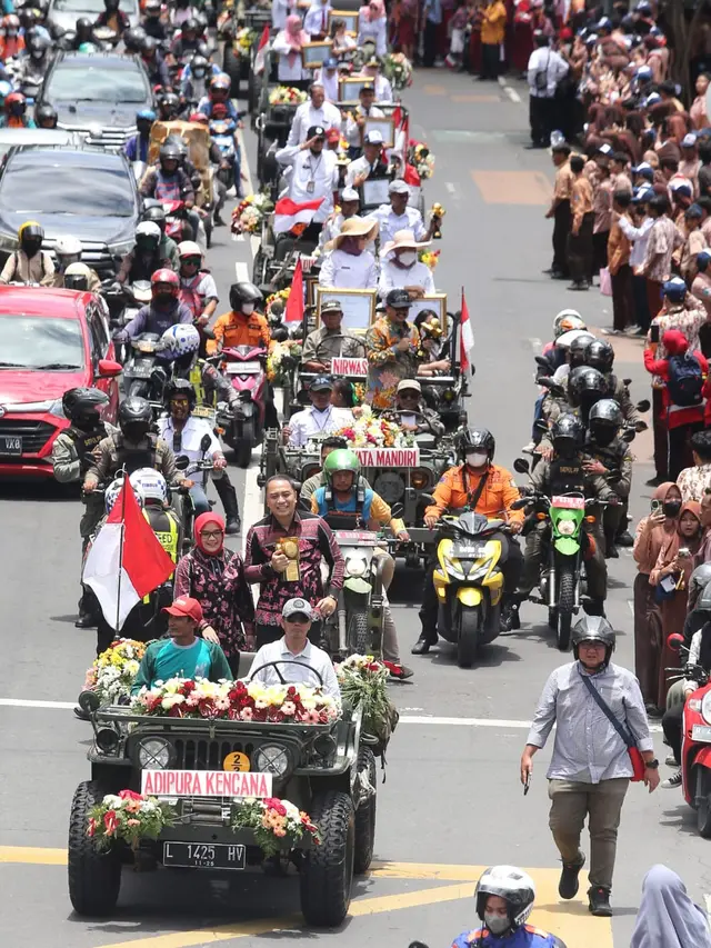 Wali Kota Surabaya Eri Cahyadi arak 14 penghargaan