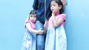 Dengan sering mengajak ke lokasi syuting, Celine tidak bermaksud untuk mengenalkan putrinya pada dunia entertainment. Sebagai orangtua, ia tidak mau memaksakan keinginan anaknya. (Adrian Putra/Bintang.com)