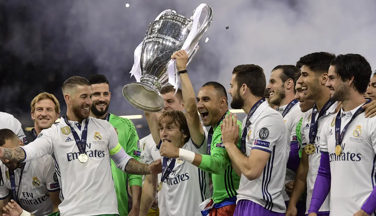 5. Real Madrid (Sepak Bola) - 3,58 miliar dolar (Rp 47,7 triliun). (AFP/Javier Soriano)