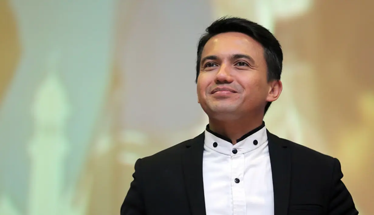 Berlomba-lomba untuk menabur kebaikan tampaknya menjadi slogan yang pas untuk menggambarkan kegiatan Sahrul Gunawan, akhir-akhir ini. Presenter sekaligus aktor itu kini tengah disibukkan dengan kegiatan sosial. (Deki Prayoga/Bintang.com)