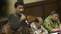 Tim penasihat hukum tersangka dugaan pembunuhan Wayan Mirna Salihin, Jessica Kumala Wongso, memberikan pemaparan pada sidang perdana praperadilan kliennya di Pengadilan Negeri Jakarta Pusat, Selasa (23/2). (Liputan6.com/Imamnuel Antonius)