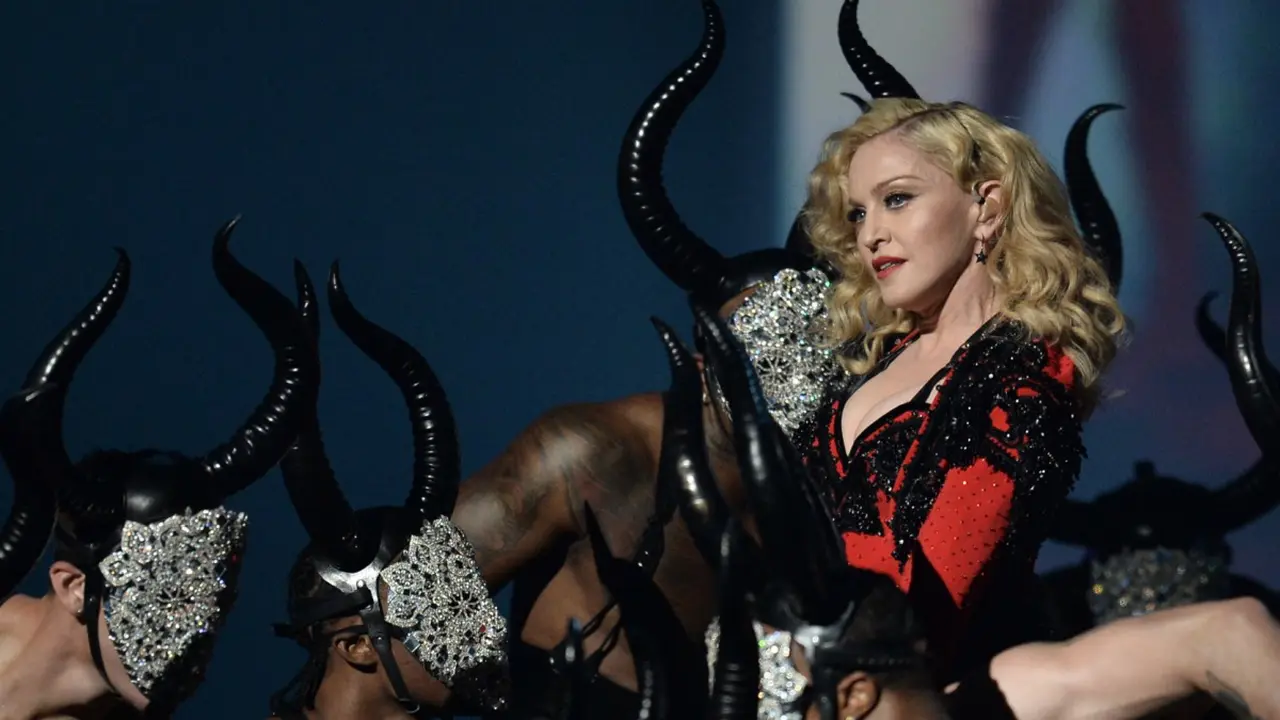  Madonna Merasa Dilindungi Malaikat Saat Jatuh di Panggung