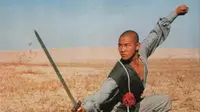 Film ini aslinya dirilis pada tahun 1982 yang didasarkan dari kisah rakyat Shaolin di Tiongkok.