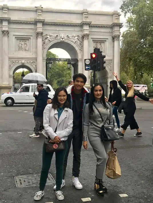 Iis Dahlia dan Keluarga (Instagram/isdadahlia)