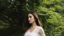 Namun, Mahalini memilih kenakan outfit serba putih saat umumkan kabar kehamilannya [@mahaliniraharja]