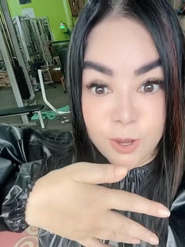 Berat Badan Turun 11 Kilogram, Ini 6 Potret Terbaru Anisa Bahar