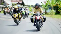 Gubernur Bengkulu Ridwan Mukti Diterbangkan ke Jakarta usai mengalami kecelakaan saat mengendarai sepeda motor dalam Inspeksi Jalan antar kabupaten (Liputan6.com/Yuliardi Hardjo)