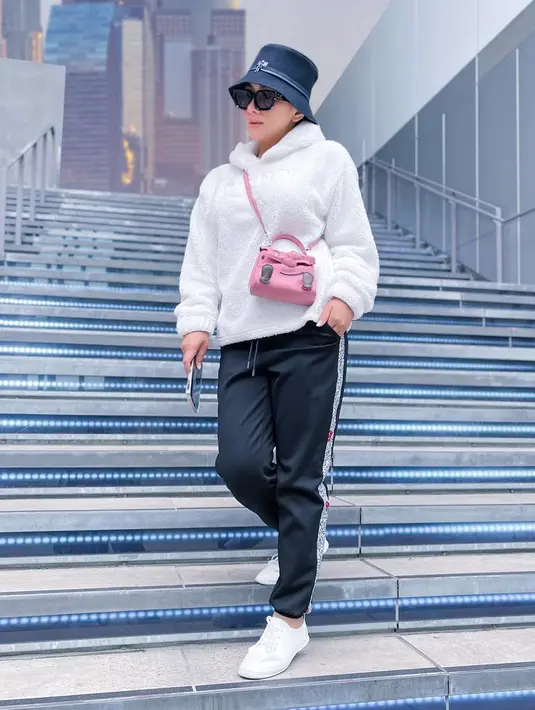 (Instagram/princessyahrini)