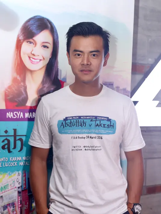 Berperan sebagai Abdullah, Dion Wiyoko sangat tekun dalam berlatih Bahasa Arab demi menjalani aktingnya di film Abdullah V Takeshi. (Andy Masela/Bintang.com)
