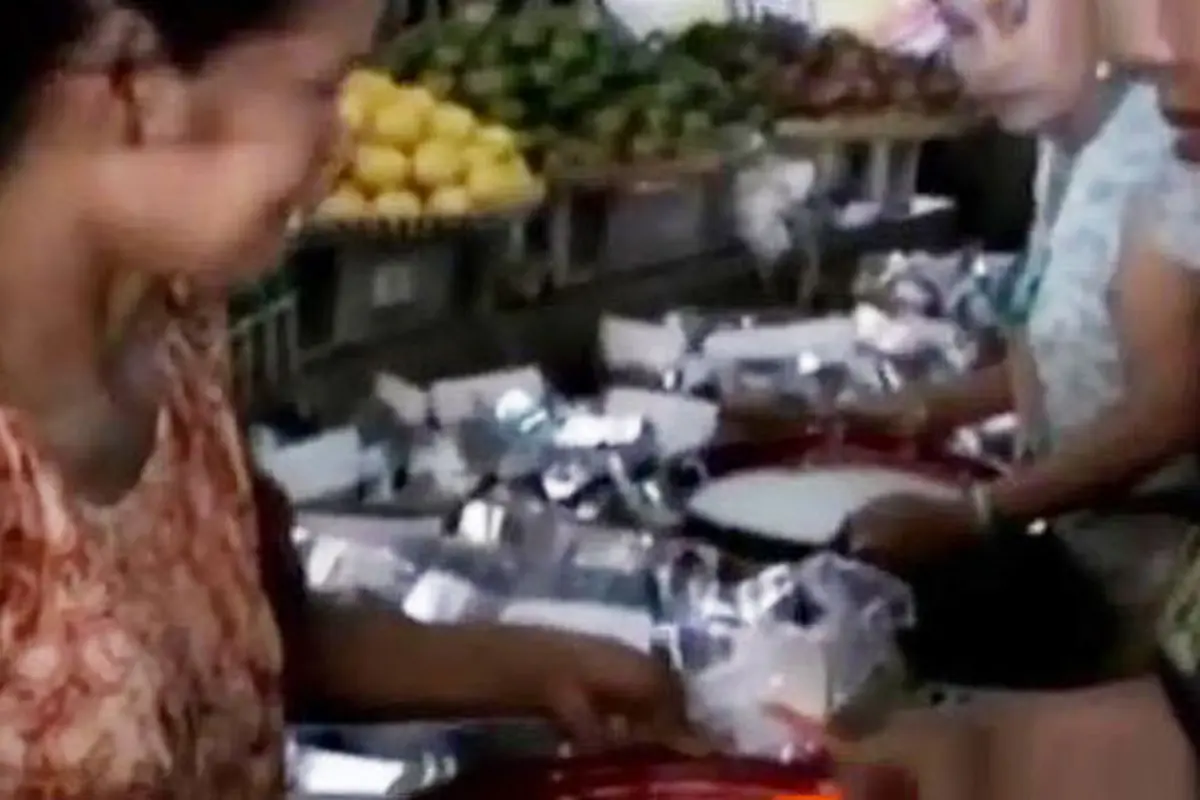 VIDEO: Cucu Pertama Jokowi Lahir, Warga Solo Gelar Syukuran