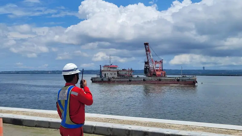 PT Pembangunan Perumahan atau PP (Persero) Tbk terus berupaya menyelesaikan proyek pengerukan alur dan kolam pelabuhan Benoa, di Provinsi Bali