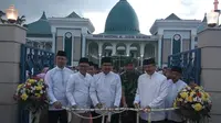 Ada gunungan kue Apem di Festival Ramadan Masjid Agung Surabaya sebagai sebuah tradisi yang dinamakan Megengan. 