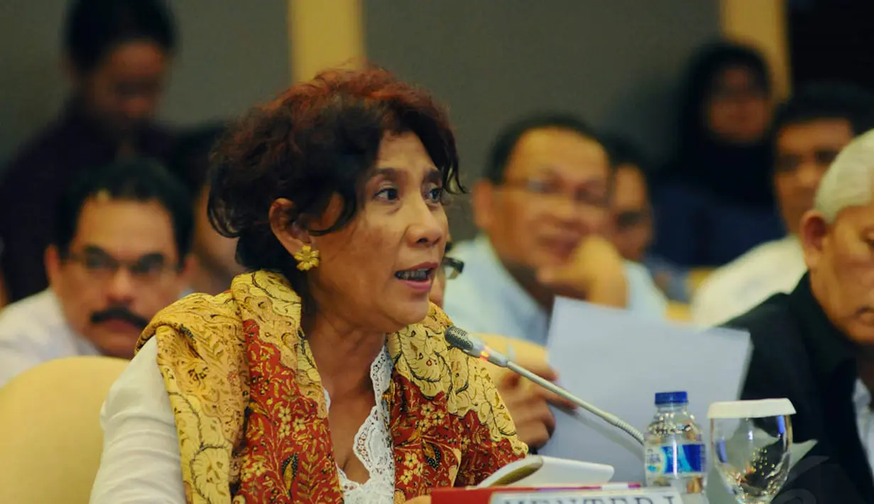 Menteri Kelautan dan Perikanan Susi Pudjiastuti menghadiri Rapat Kerja dengan para senator Komite II DPD RI, Jakarta, Rabu (5/11/2014). (Liputan6.com/Andrian M Tunay)