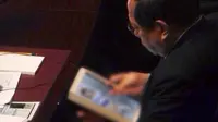 Memalukan, 4 Pejabat Ini Ketahuan Nonton Video Panas Saat Rapat