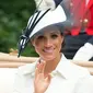 Meghan Markle tidak mengenakan pin nama di Royal Ascot, apakah melanggar aturan kerajaan? (instagram/blogfashiontaste)