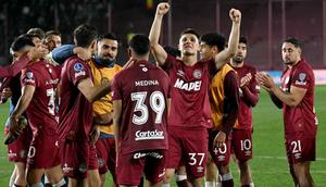 Pemain muda Lanus yang kini membela Timnas Argentina U-17 di Piala Dunia U-17 2025,&nbsp;Thomas de Martis (nomor 37). (AFP/Luis ROBAYO)