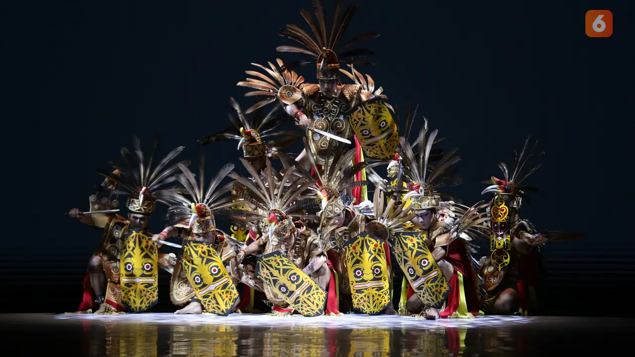 [Fimela] Pembukaan Indonesia Fashion Week 2019