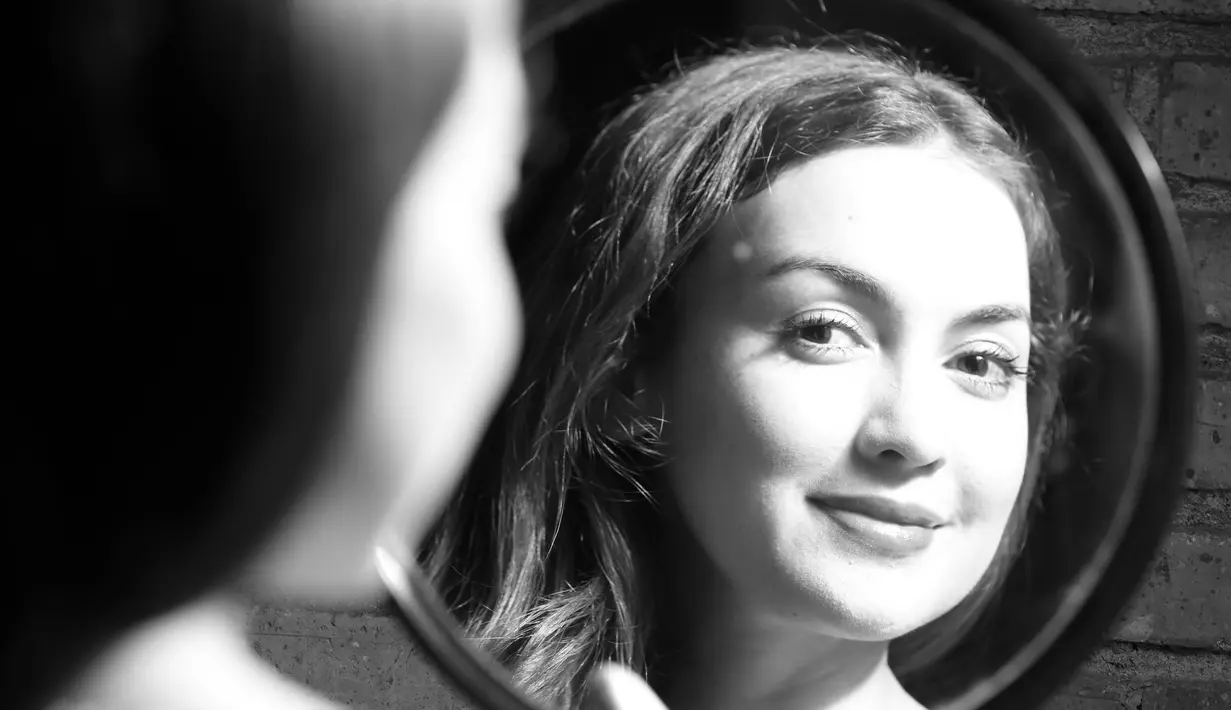 Bayangan penuh senyuman Rianti akan membuat semua orang mabuk kepayang (Foto: Muhammad Akrom Sukarya)