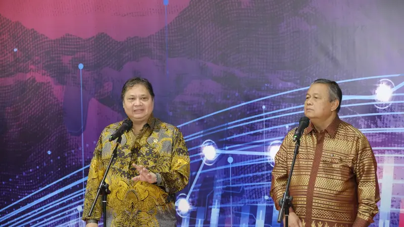 Gubernur Bank Indonesia Perry Warjiyo dan Menteri Koordinator Bidang Perekonomian, Airlangga Hartarto dalam FEKDI 2023 yang mengangkat tema Synergy and Innovation of Digital Economy: Fostering Growth, diadakan di Jakarta (8/5/2023). Dok Kemenko Perekonomi