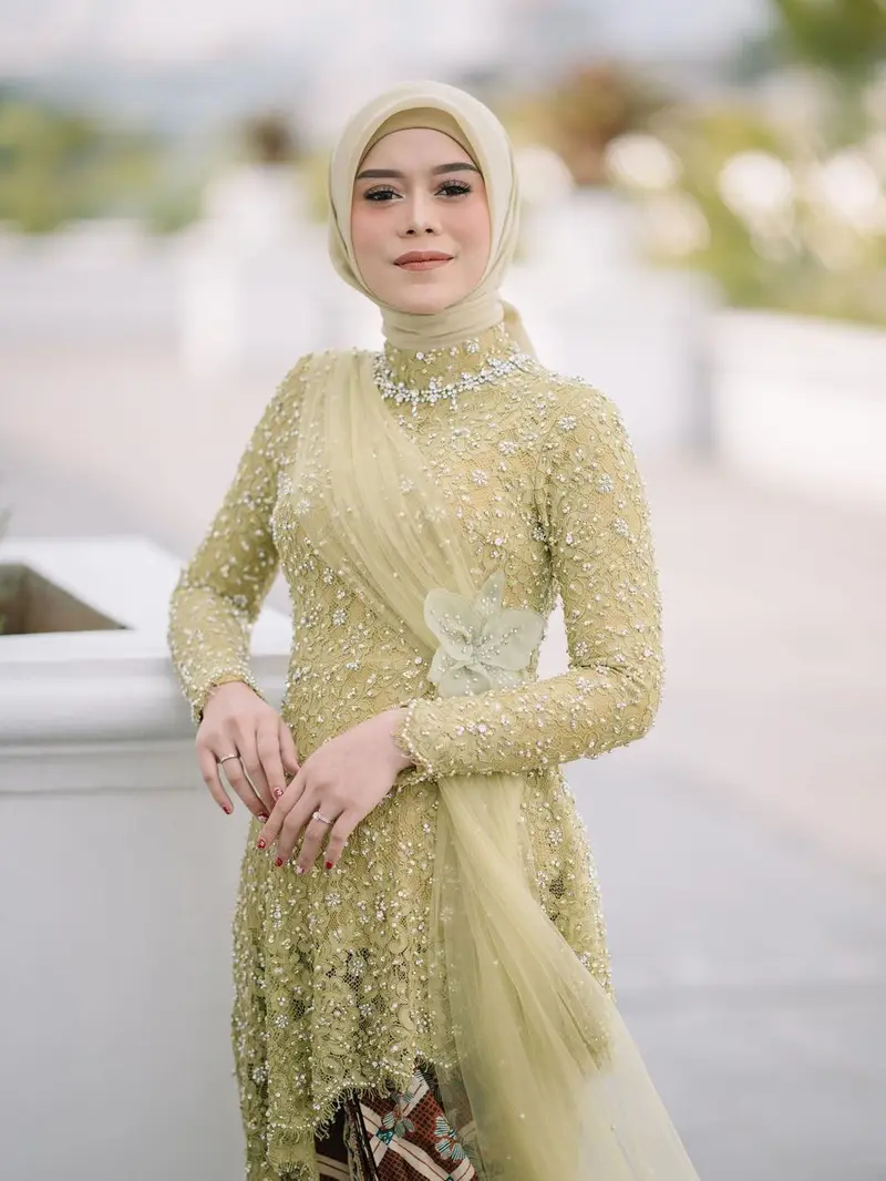 10 Inspirasi Kebaya Warna Hijau ala Public Figure, dari Lesti Kejora, Mahalini, hingga Maudy Ayunda