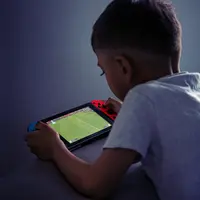 Overstimulated gadget memberikan dampak negatif bagi anak. (Foto: Unsplash/Dixit Dhinakaran)