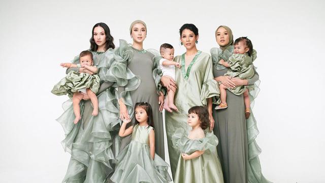 5 Pemotretan Bunga Jelitha dengan Geng Puteri Indonesia 2017 Ini Banjir Pujian