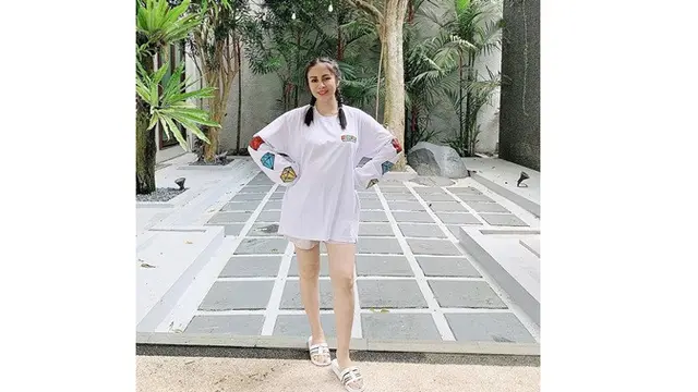 6 Potret Momo Geisha Pamer Baby Bump, Tetap Tampil Menawan