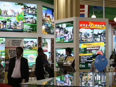 Pengunjung memadati stan Indonesia Property Expo (IPEX) 2018 di Jakarta Convention Centre (JCC), Jakarta, Sabtu (3/3). PEX 2018 merupakan pameran yang digelar dalam rangka menyambut HUT ke-68 Bank BTN pada 9 Februari mendatang. (Liputan6.com/Angga Yuniar)