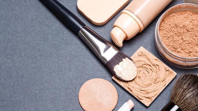 Tips 10 Detik Pilih Warna Foundation Yang Tepat Dengan 