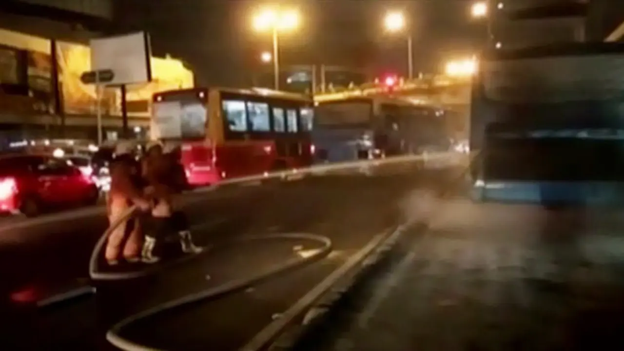 (lip6 Pagi) Bakar Bus