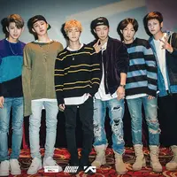 Donghyuk berjanji akan membuat para ikonics bergembira dan berlompat-lompat bersama iKON. D.I menyarankan agar ikonics bersorak-sorai dengan meriah saat konser berlangsung. (Foto: soompi.com)