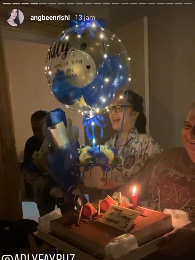 Angbeen Rishi Beri Kejutan, Ini 5 Momen Manis Perayaan Ulang Tahun Adly Fairuz
