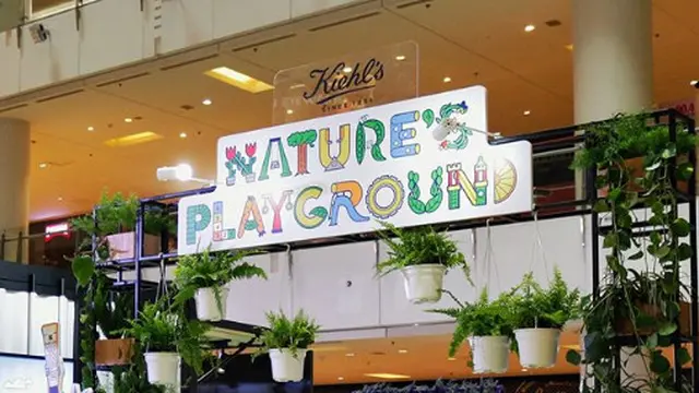 Bermain dan mencoba skincare dari Kiehl's