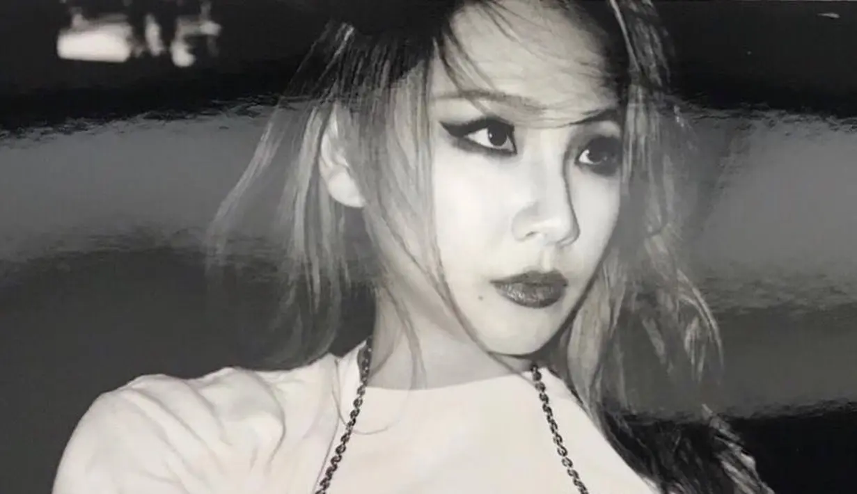 "Kumohon jangan meninggalkan Yg Entertainment. Aku mencintaimu Queen. Blackjack dan fans YG akan selalu mendukungmu. Tolong jaga kesehatan," tulis penggemar itu. (Foto: instagram.com/chaelincl)