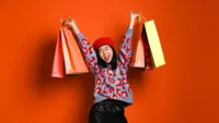 Ilustrasi perempuan belanja/copyrightshutterstock/Fab_1