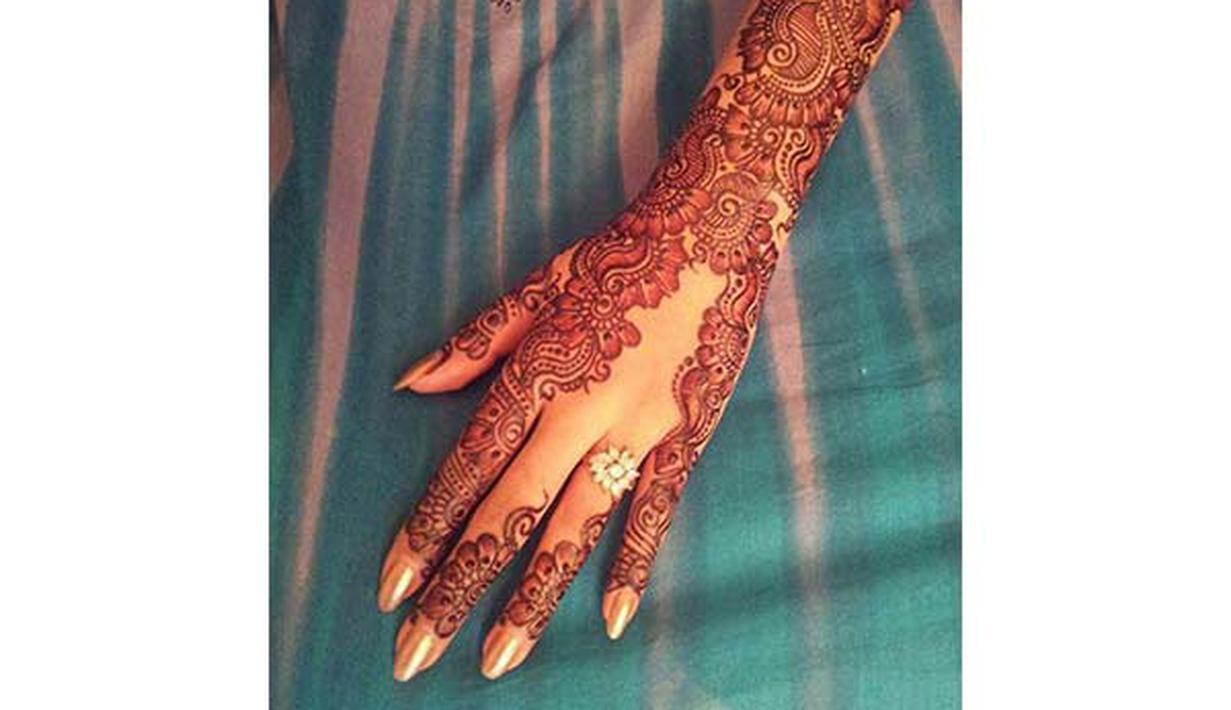 8 Inspirasi Henna  Tangan  Super Cantik Untuk Calon 