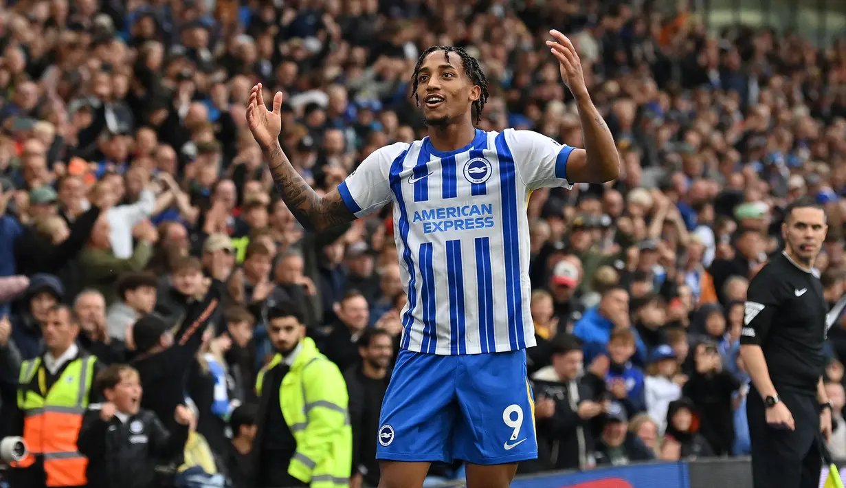 Striker Brasil berusia 22 tahun, Joao Pedro didatangkan Brighton and Hove Albion pada awal musim 2023/2024 dari tim Championship, Watford dengan nilai transfer 34,2 juta euro atau setara Rp588 miliar. Pada musim pertamanya ia sukses mencetak 20 gol di semua kompetisi, termasuk 9 gol di Premier League. Musim ini ia telah mencetak satu gol dari dua laga saat mencetak gol kemenangan 2-1 atas Manchester United pada pekan kedua Premier League 2024/2025. (AFP/Glyn Kirk)