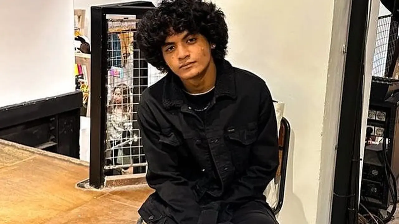7 Potret Vadel Pacar Baru Laura Meizani Putri Nikita Mirzani, Jadi Sorotan