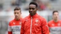 Danny Welbeck memprediksi dirinya kemungkinan baru bisa kembali merumput pada tahun depan. (AFP/OLI SCARFF)