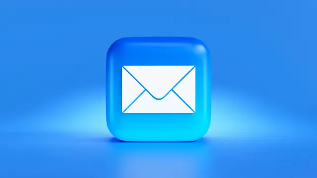 Apa itu CC di Email/Photo by Mariia Shalabaieva on Unsplash