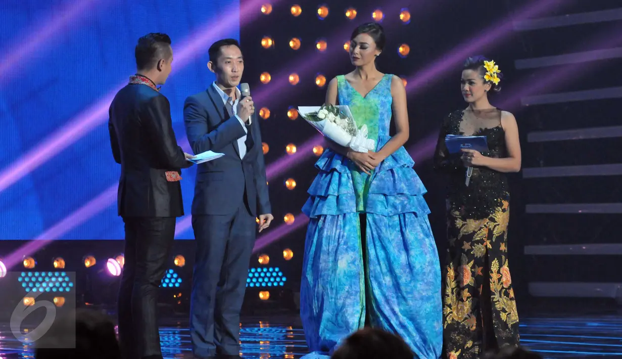 Suasana kemeriahan konser amal "Voice Of Indonesia", Jakarta, Sabtu (17/10/2015). Konser tersebut sebagai aksi peduli kepada masa depan anak Indonesia. (Liputan6.com/Helmi Afandi)