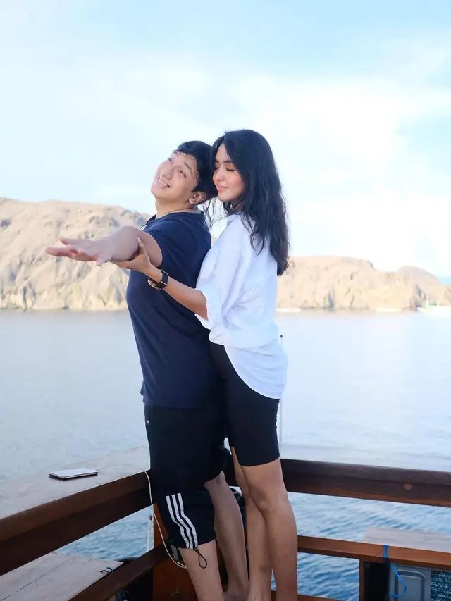 Momen Mesra Ge Pamungkas dan Anastasia Herzigova, Disebut Couple Goals. (Sumber: Instagram/gepamungkas)